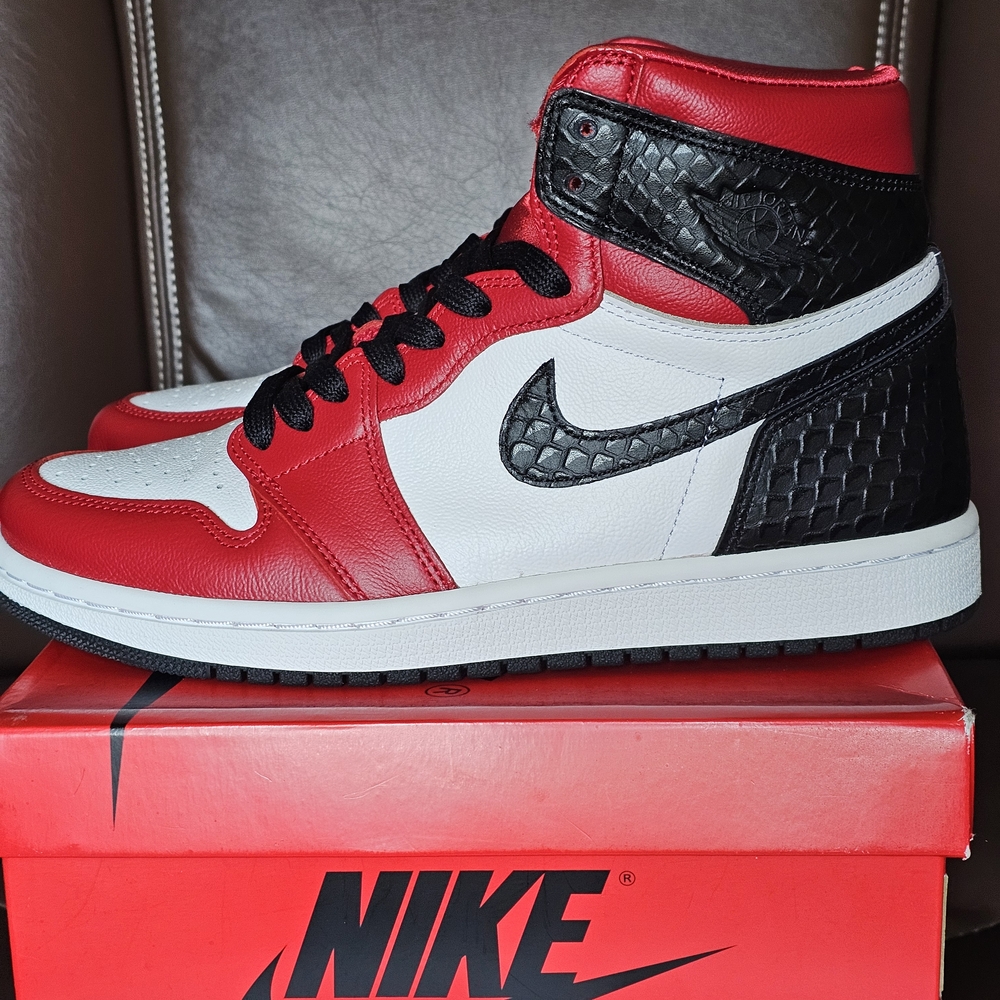 WMNS Air Jordan 1 High OG CD0461-601 Gym Red/Black-White Size 8 - Picture 2 of 6
